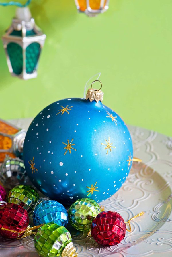 Comment customiser les boules de Noël : nos idées
